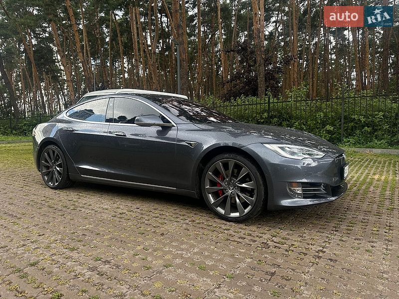 Ліфтбек Tesla Model S 2018 в Києві
