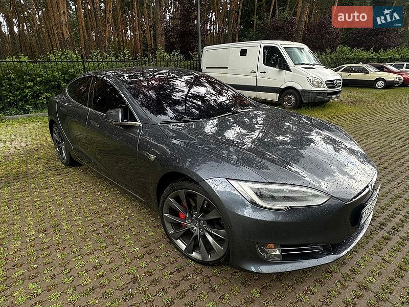 Ліфтбек Tesla Model S 2018 в Києві