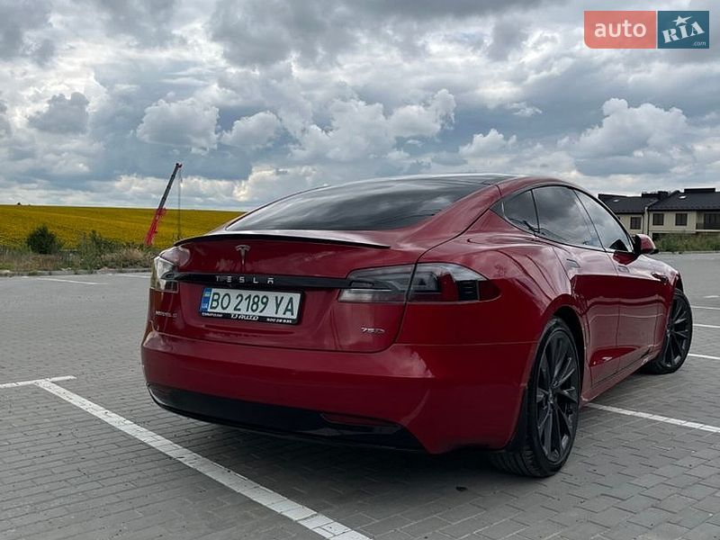 Ліфтбек Tesla Model S 2018 в Тернополі