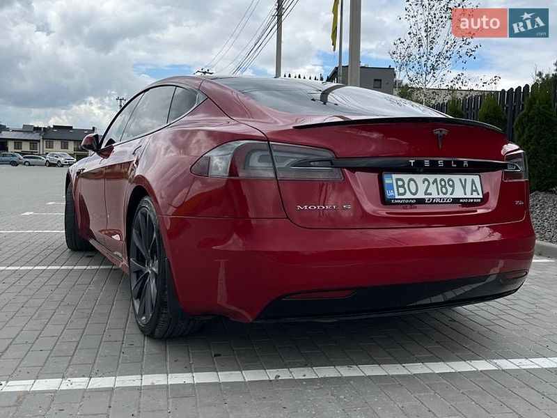 Ліфтбек Tesla Model S 2018 в Тернополі