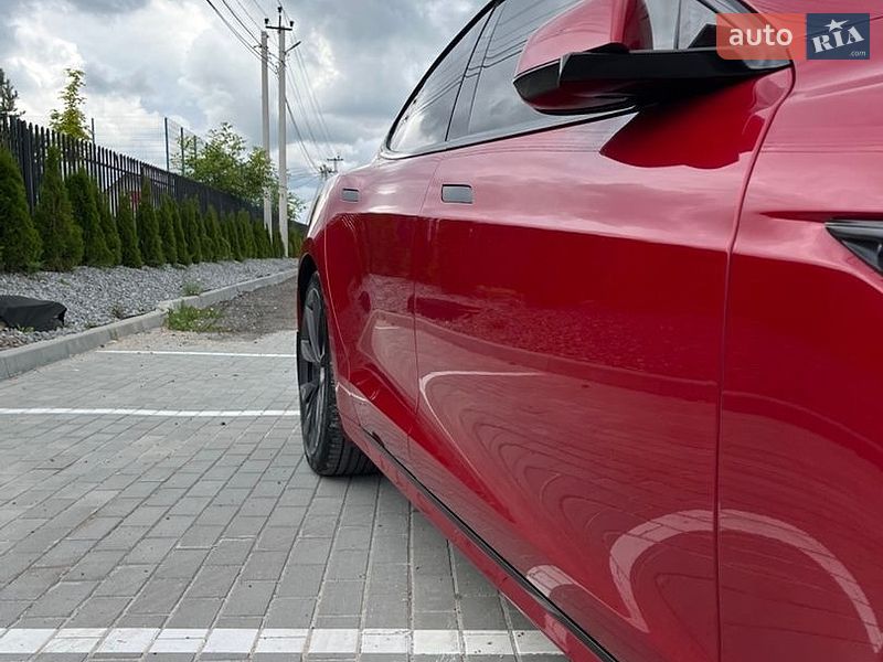 Ліфтбек Tesla Model S 2018 в Тернополі
