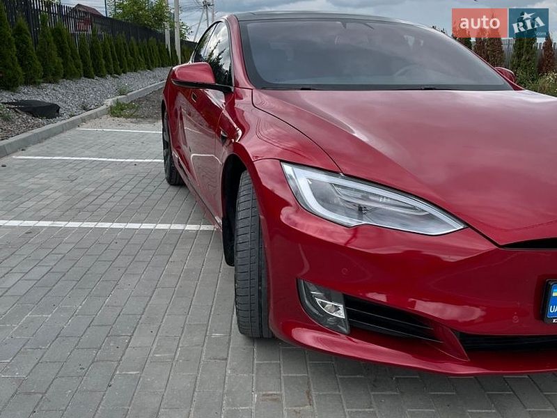 Ліфтбек Tesla Model S 2018 в Тернополі