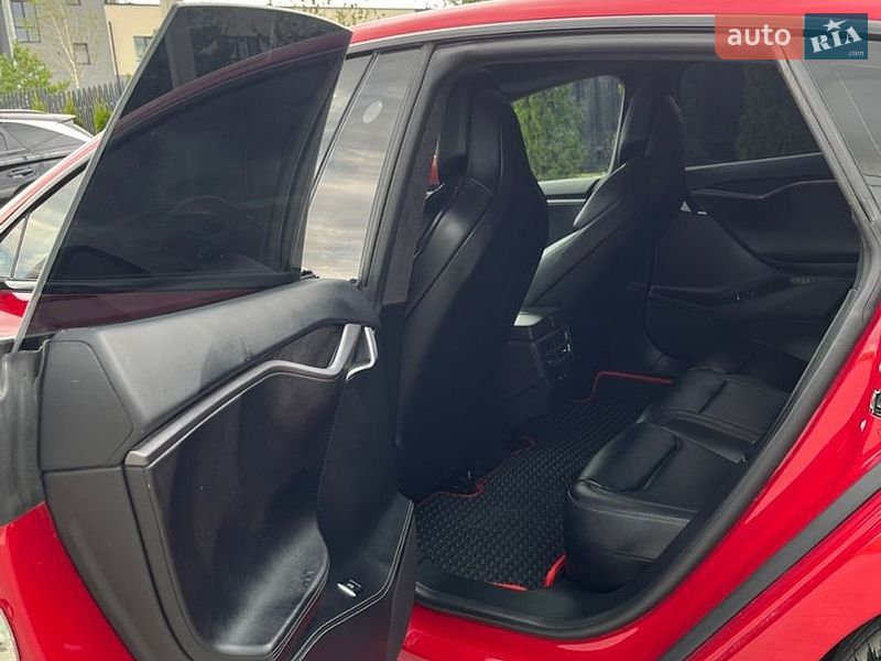 Ліфтбек Tesla Model S 2018 в Тернополі