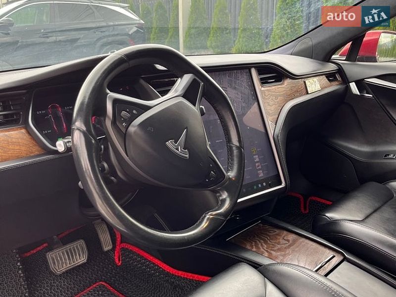 Ліфтбек Tesla Model S 2018 в Тернополі
