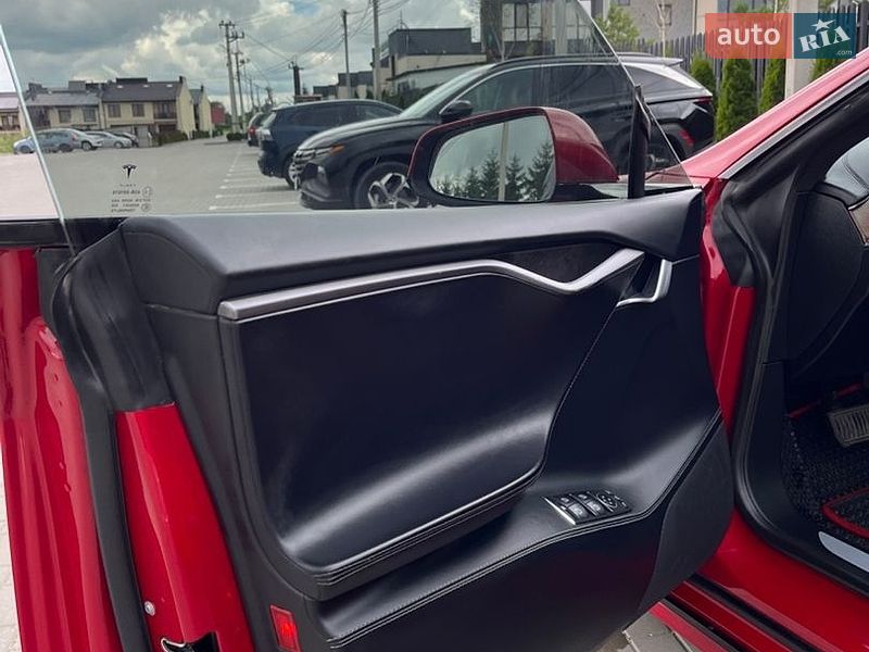 Ліфтбек Tesla Model S 2018 в Тернополі