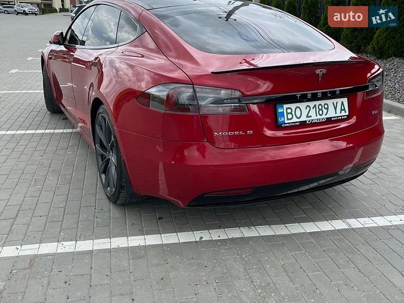 Ліфтбек Tesla Model S 2018 в Тернополі