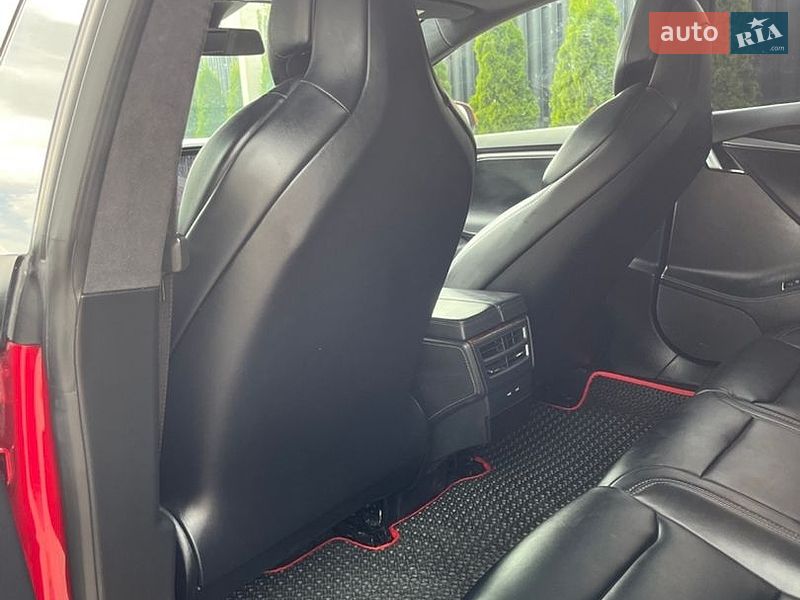 Ліфтбек Tesla Model S 2018 в Тернополі