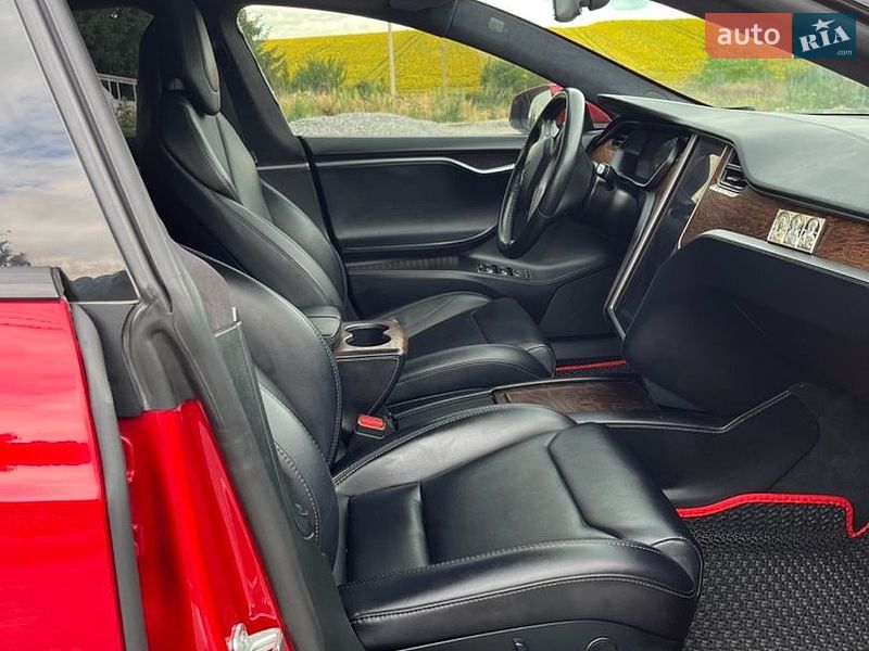 Ліфтбек Tesla Model S 2018 в Тернополі