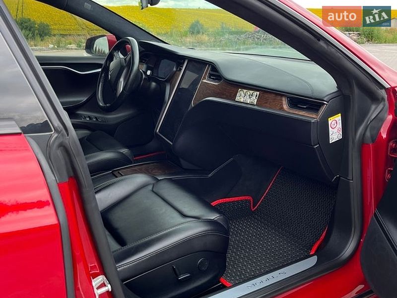 Ліфтбек Tesla Model S 2018 в Тернополі
