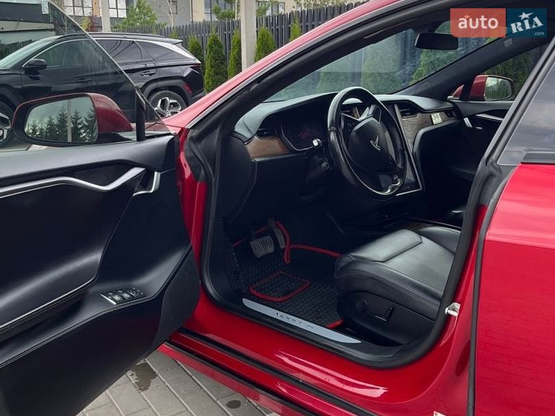 Ліфтбек Tesla Model S 2018 в Тернополі