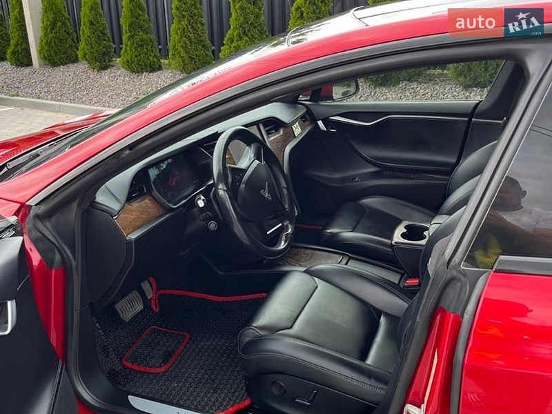 Ліфтбек Tesla Model S 2018 в Тернополі
