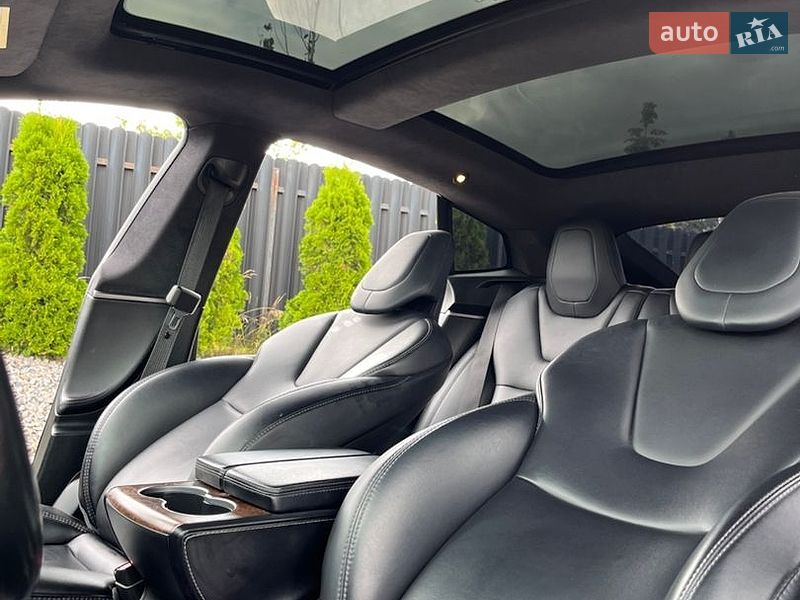 Ліфтбек Tesla Model S 2018 в Тернополі