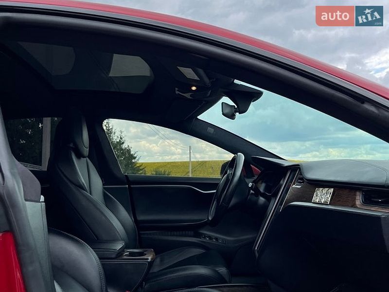 Ліфтбек Tesla Model S 2018 в Тернополі