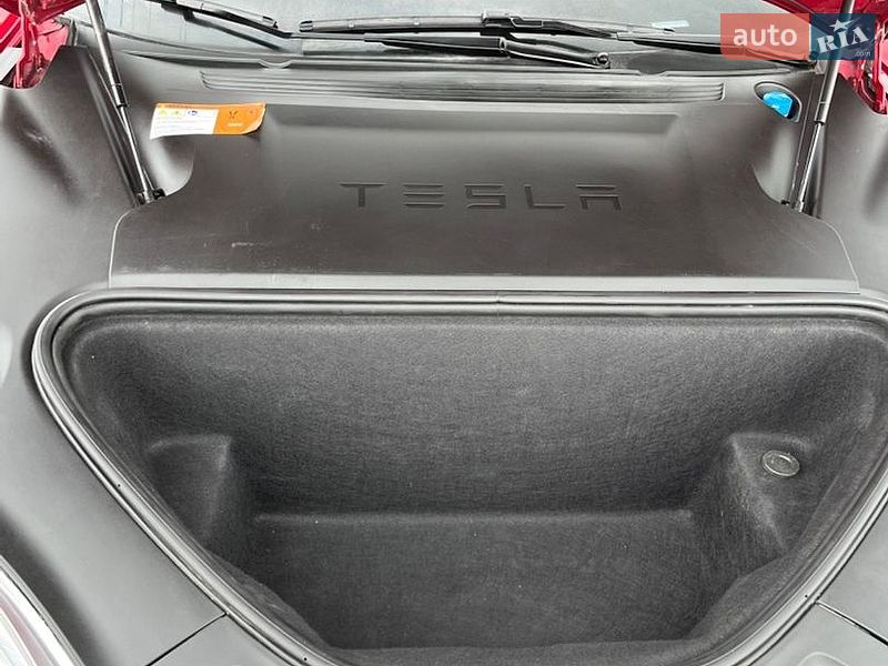 Ліфтбек Tesla Model S 2018 в Тернополі