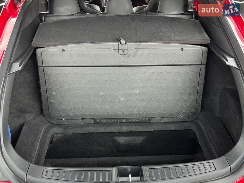 Ліфтбек Tesla Model S 2018 в Тернополі