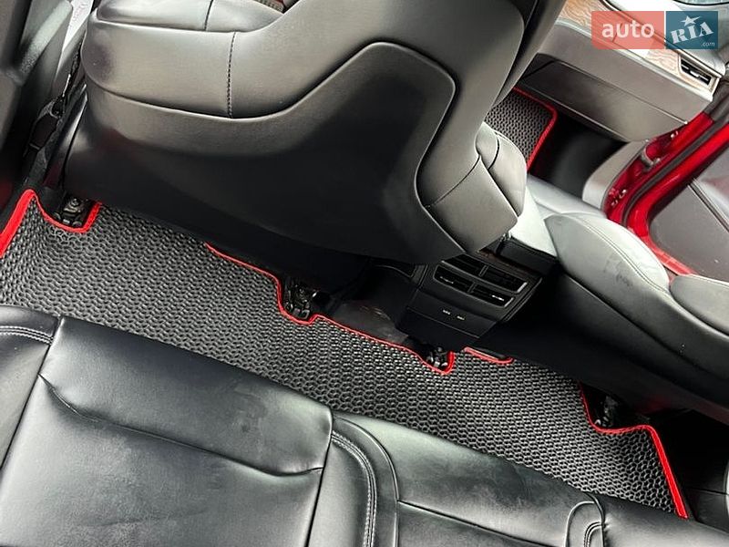 Ліфтбек Tesla Model S 2018 в Тернополі