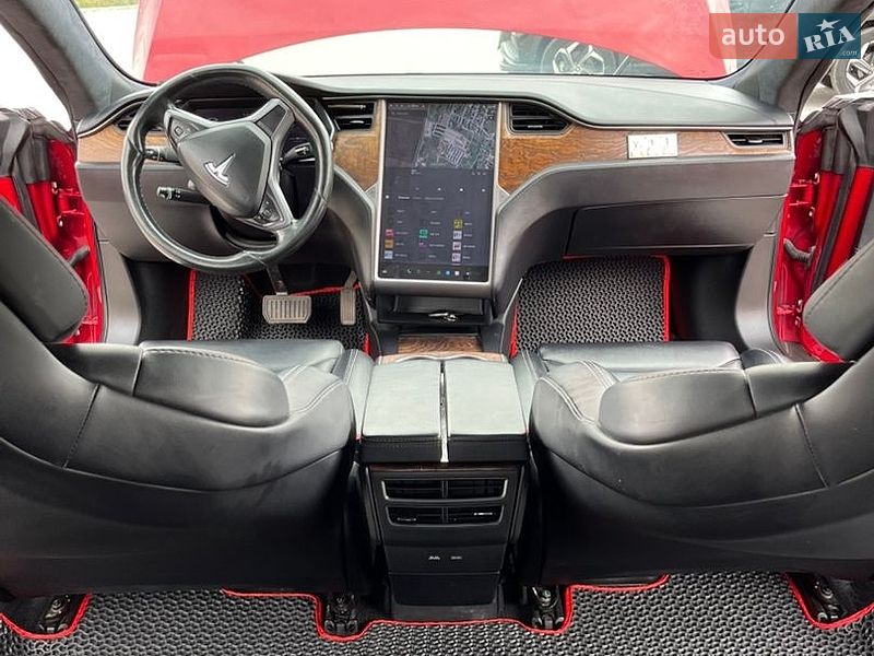 Ліфтбек Tesla Model S 2018 в Тернополі