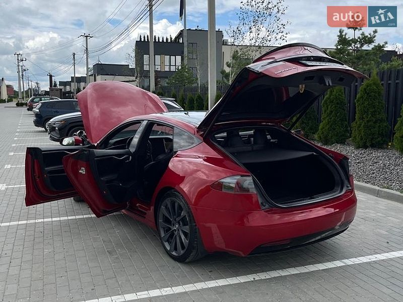 Ліфтбек Tesla Model S 2018 в Тернополі