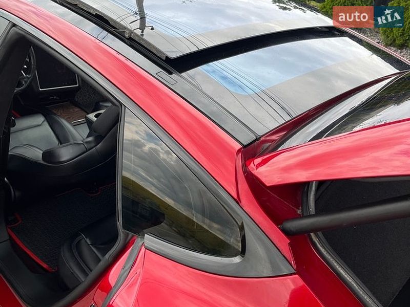 Ліфтбек Tesla Model S 2018 в Тернополі