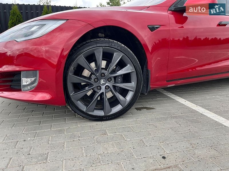 Ліфтбек Tesla Model S 2018 в Тернополі