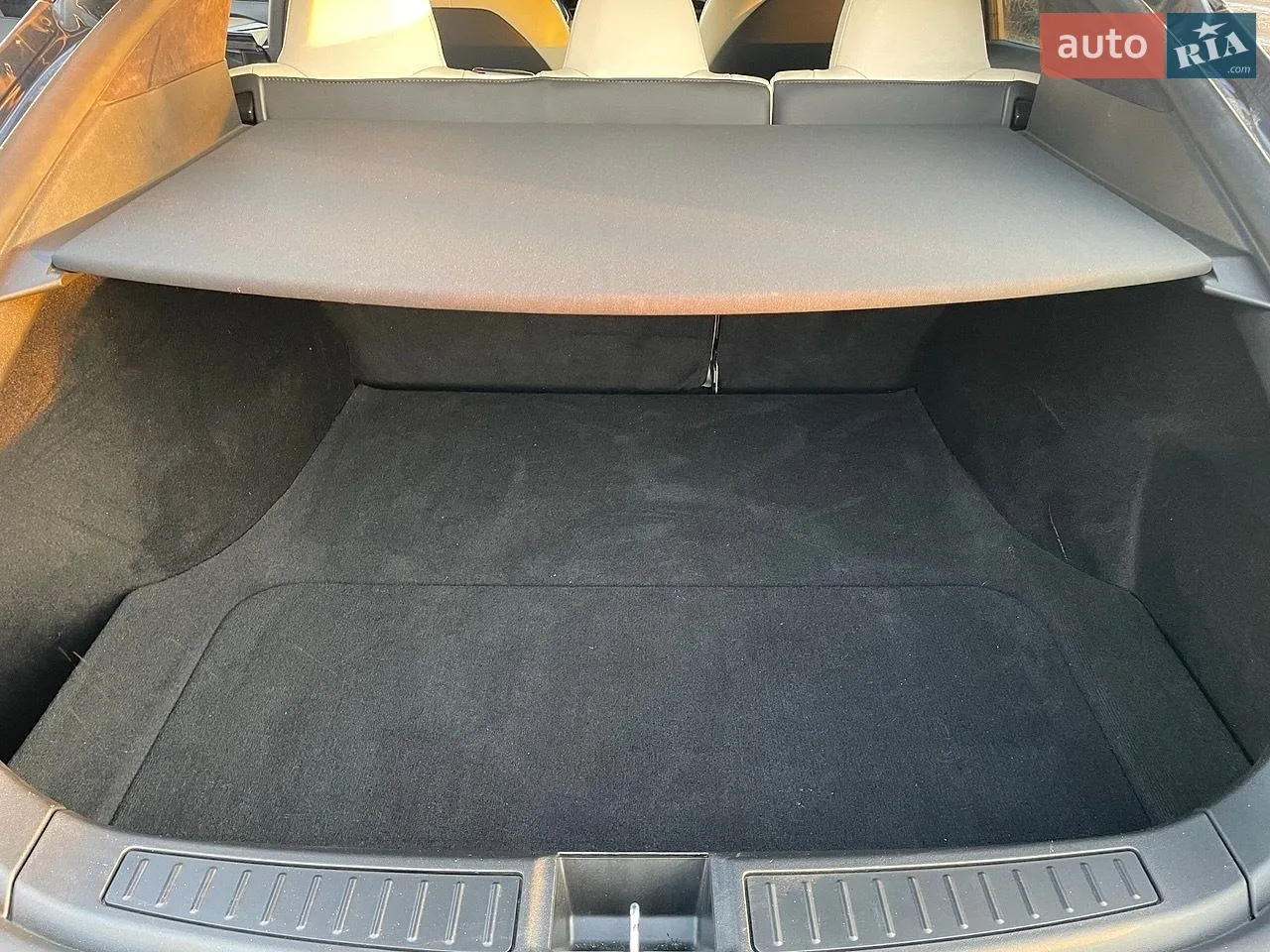 2020 Tesla Model S - мініатюра 8