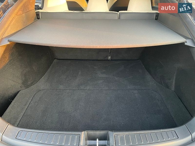 Лифтбек Tesla Model S 2020 в Броварах