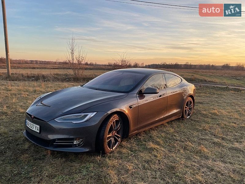 Лифтбек Tesla Model S 2020 в Броварах