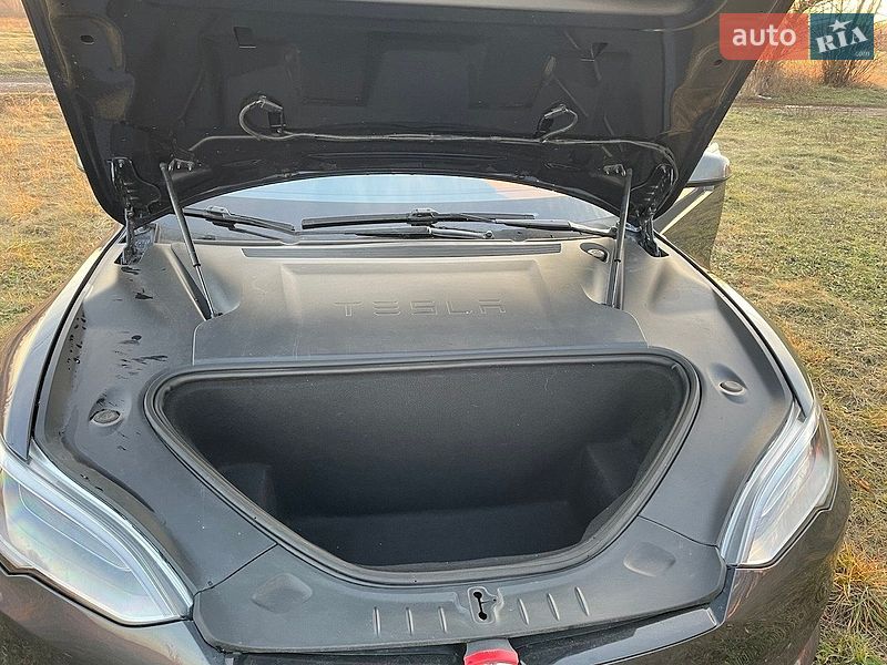 Лифтбек Tesla Model S 2020 в Броварах
