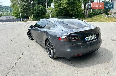 Ліфтбек Tesla Model S 2016 в Городку