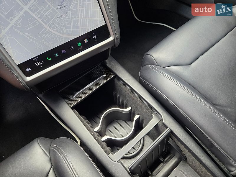 Лифтбек Tesla Model S 2018 в Киеве