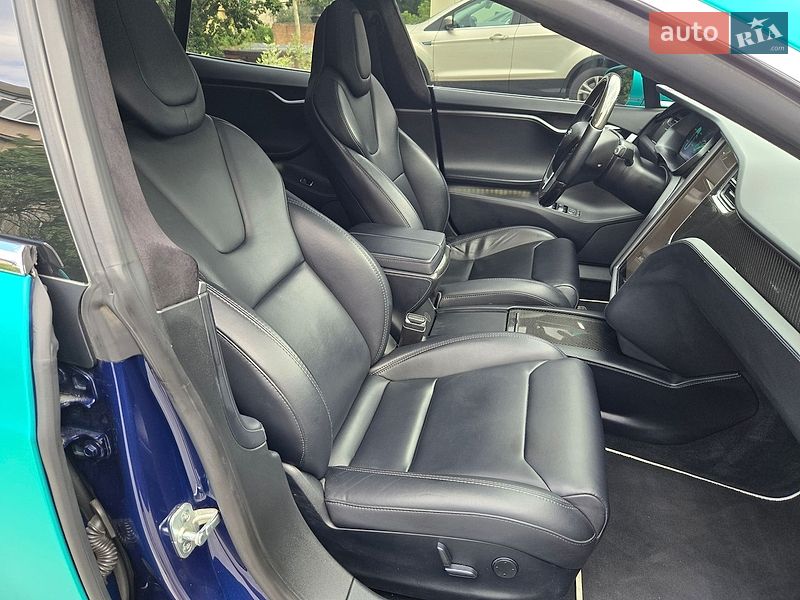Лифтбек Tesla Model S 2018 в Киеве
