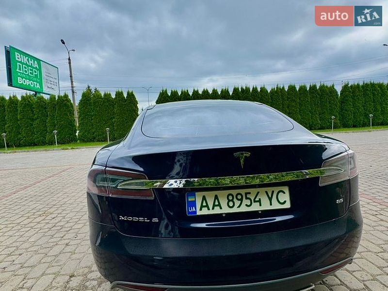 Ліфтбек Tesla Model S 2014 в Кам'янець-Подільському