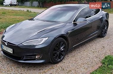 Лифтбек Tesla Model S 2018 в Днепре