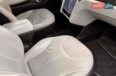 Лифтбек Tesla Model S 2014 в Киеве фото 8 Лифтбек Tesla Model S 2014 в Киеве