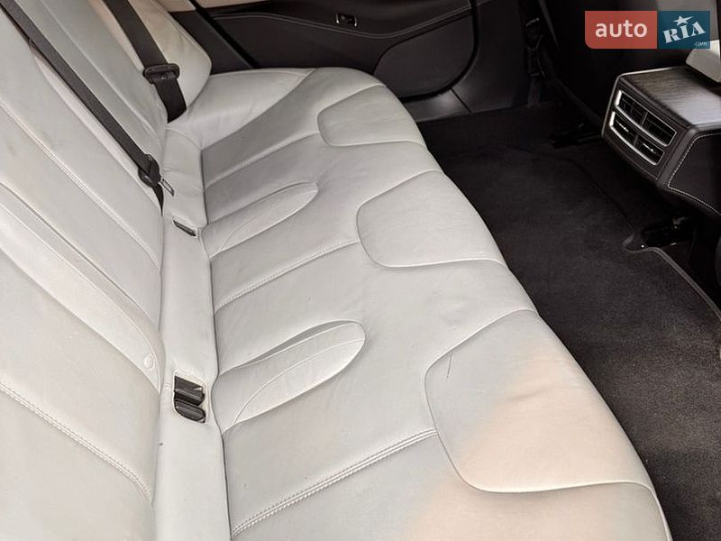 Лифтбек Tesla Model S 2014 в Киеве фото 11 Лифтбек Tesla Model S 2014 в Киеве