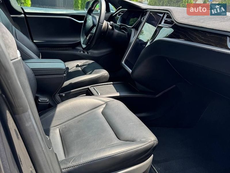 Ліфтбек Tesla Model S 2016 в Одесі фото 14 Ліфтбек Tesla Model S 2016 в Одесі