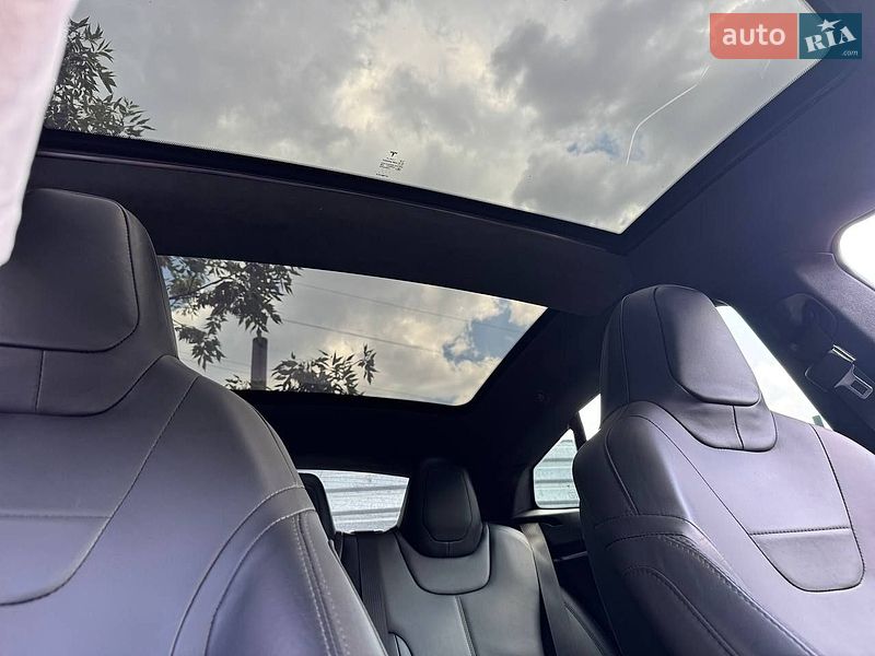 Ліфтбек Tesla Model S 2016 в Одесі фото 17 Ліфтбек Tesla Model S 2016 в Одесі