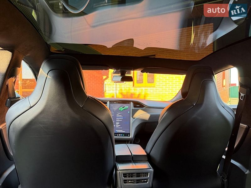 Лифтбек Tesla Model S 2018 в Тернополе