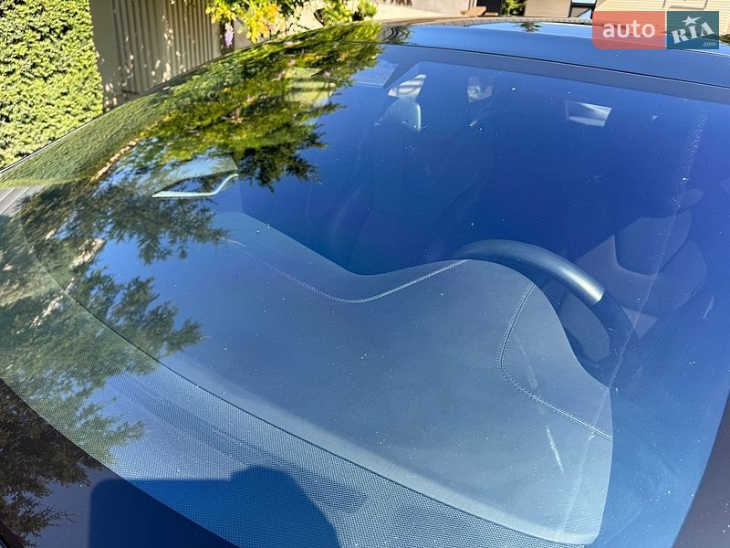 Лифтбек Tesla Model S 2018 в Львове