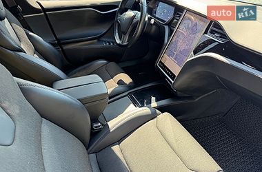 Лифтбек Tesla Model S 2018 в Львове