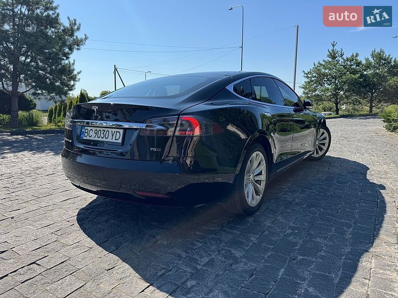 Лифтбек Tesla Model S 2018 в Львове