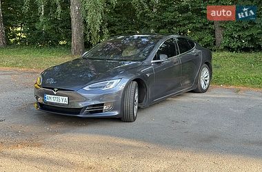 Лифтбек Tesla Model S 2017 в Звягеле