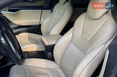 Лифтбек Tesla Model S 2017 в Звягеле