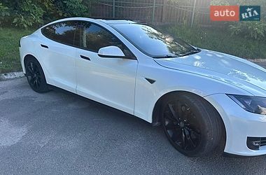 Ліфтбек Tesla Model S 2013 в Львові