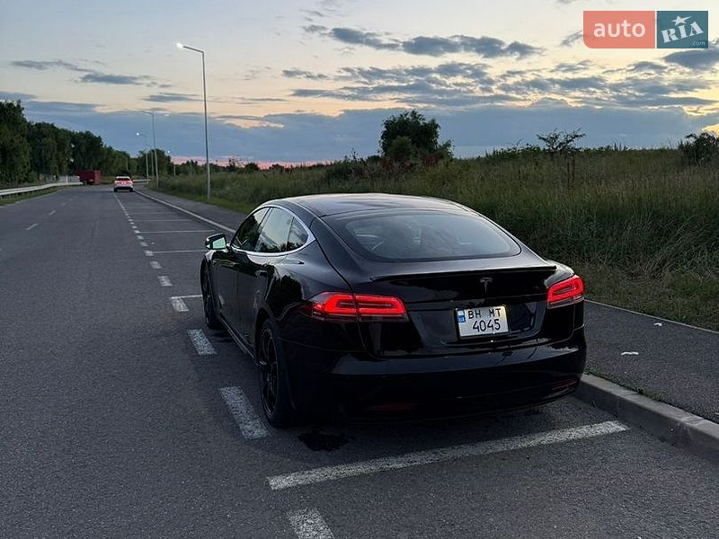 Лифтбек Tesla Model S 2016 в Львове фото 2 Лифтбек Tesla Model S 2016 в Львове