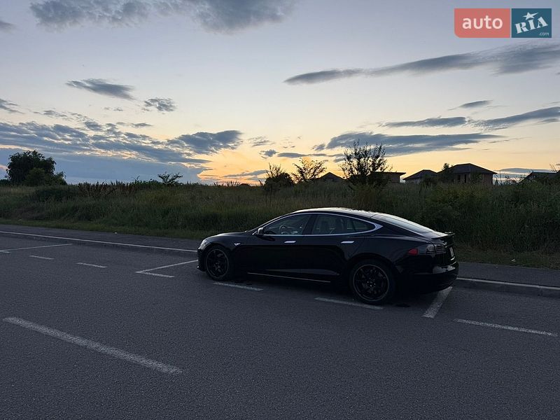 Лифтбек Tesla Model S 2016 в Львове фото 11 Лифтбек Tesla Model S 2016 в Львове