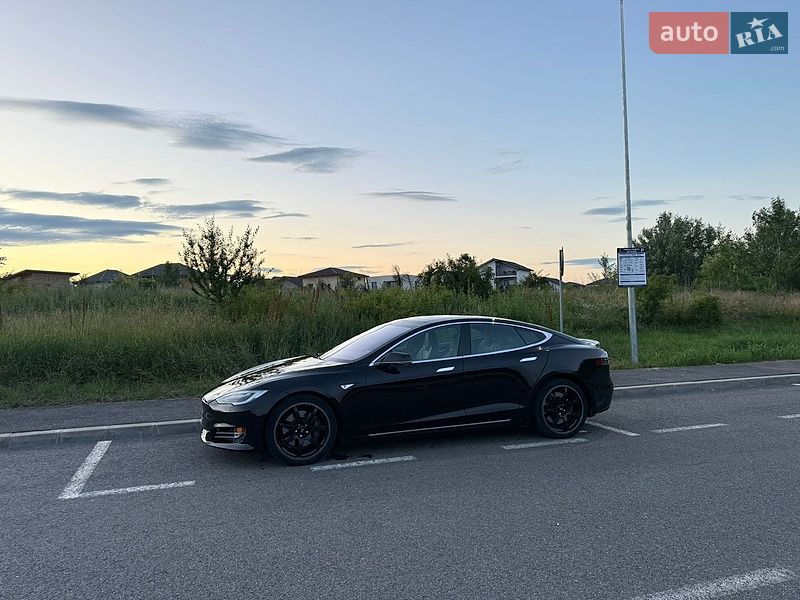 Лифтбек Tesla Model S 2016 в Львове фото 12 Лифтбек Tesla Model S 2016 в Львове