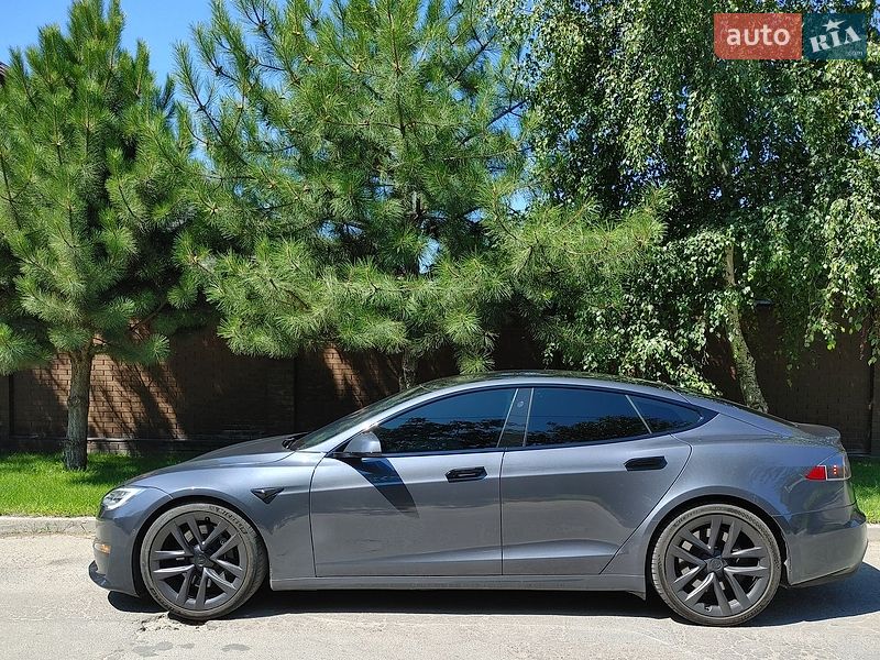 Лифтбек Tesla Model S 2021 в Днепре