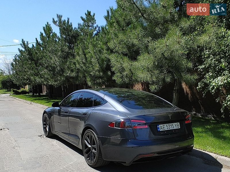 Лифтбек Tesla Model S 2021 в Днепре