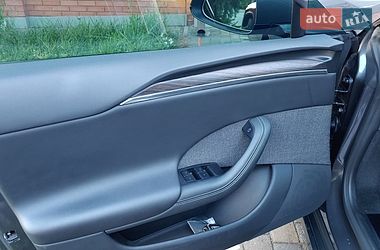 Лифтбек Tesla Model S 2021 в Днепре